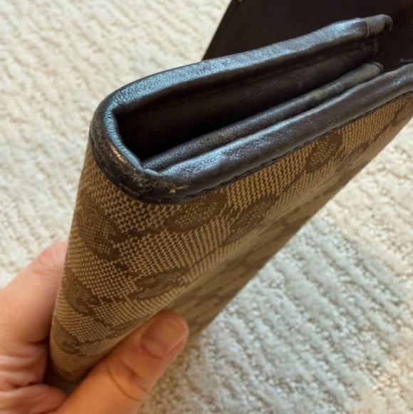 Gucci Wallet - Picture 12 of 15
